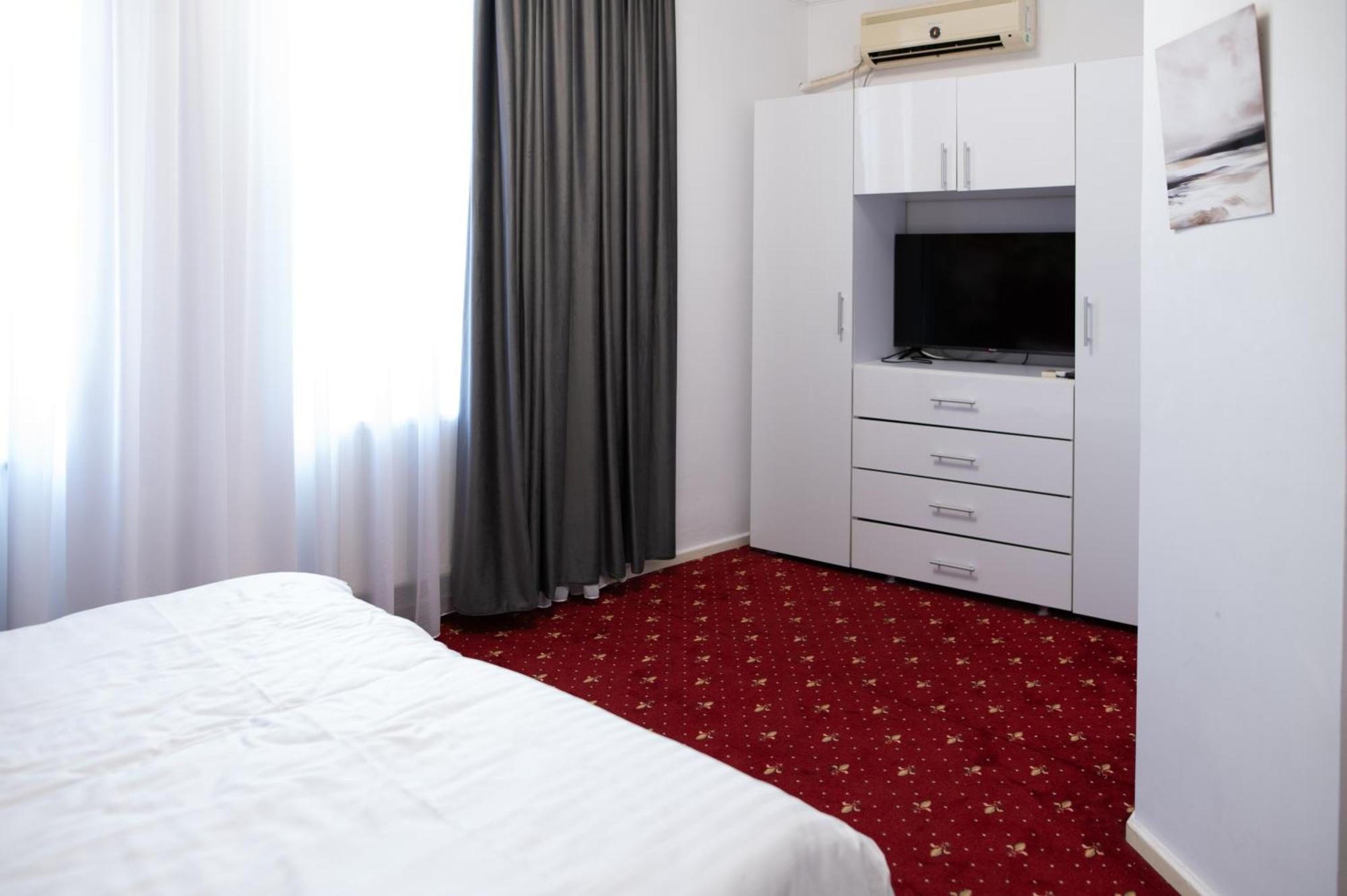 Moise House - Kosher Aparthotel Bucharest Exterior photo
