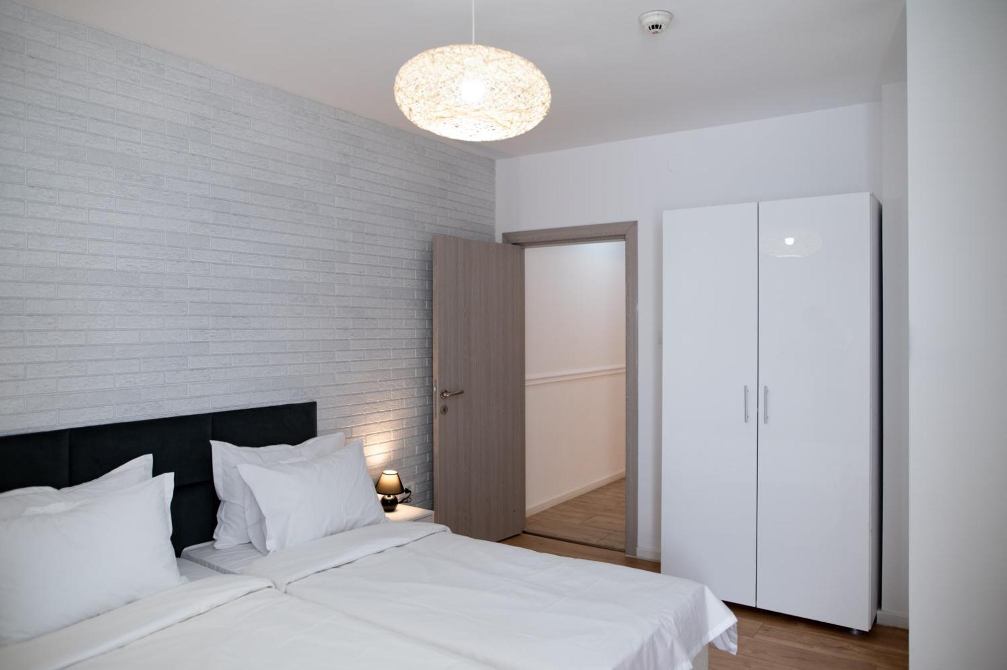 Moise House - Kosher Aparthotel Bucharest Exterior photo